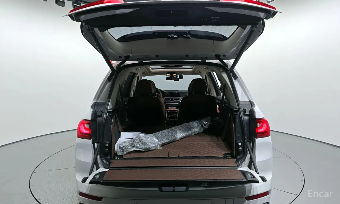 Фото 20 - BMW X7