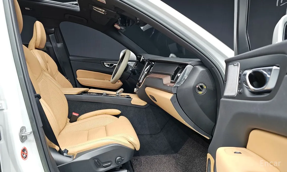 Фото 10 - Volvo XC60