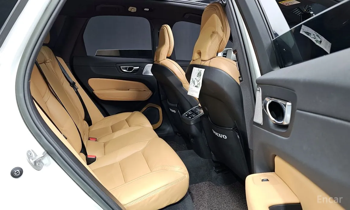 Фото 11 - Volvo XC60