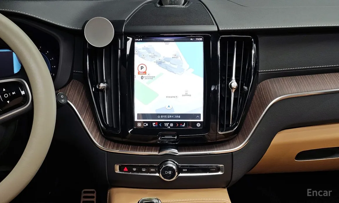 Фото 15 - Volvo XC60