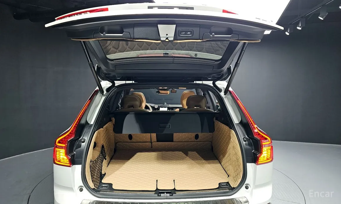 Фото 20 - Volvo XC60