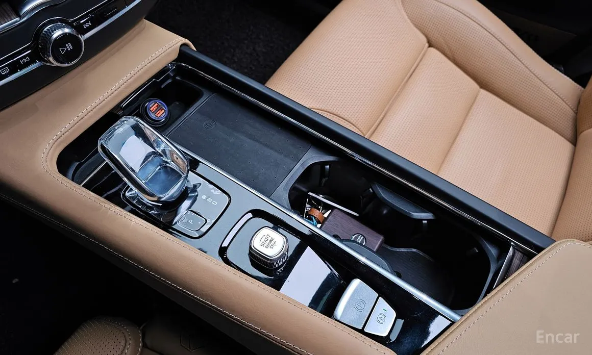 Фото 9 - Volvo XC60