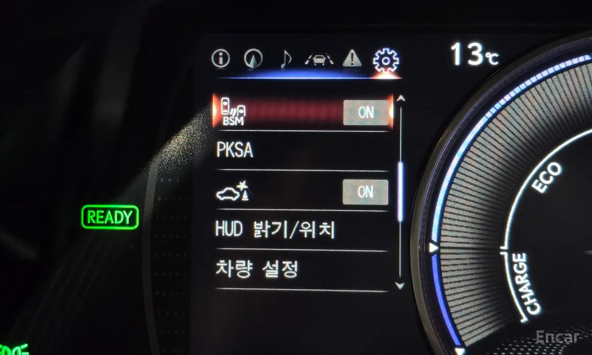 Фото 16 - Lexus ES