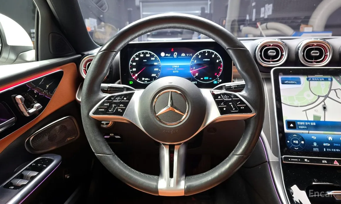 Photo 14 - Mercedes-Benz C-Class