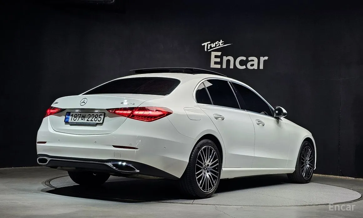 Photo 2 - Mercedes-Benz C-Class