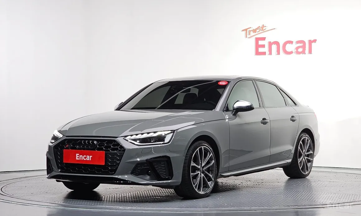 Фото 1 - Audi S4