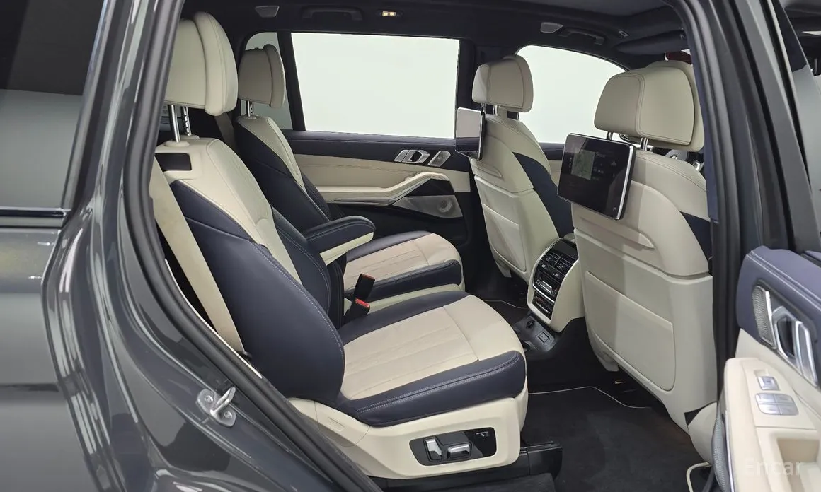 Фото 12 - BMW X7