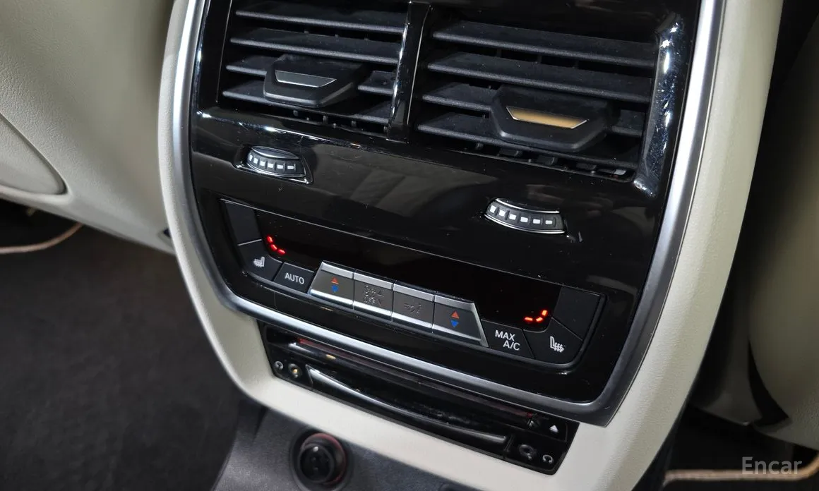 Фото 18 - BMW X7