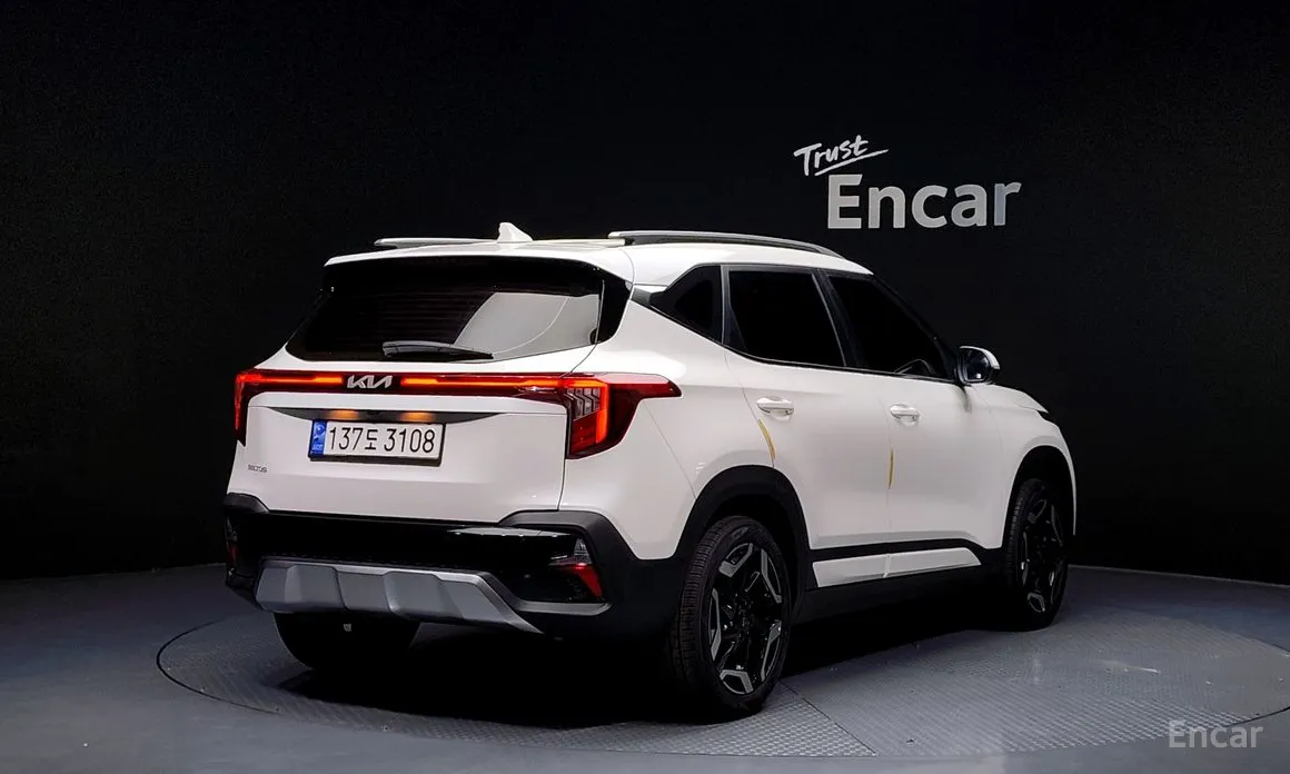 Фото 2 - Kia Seltos