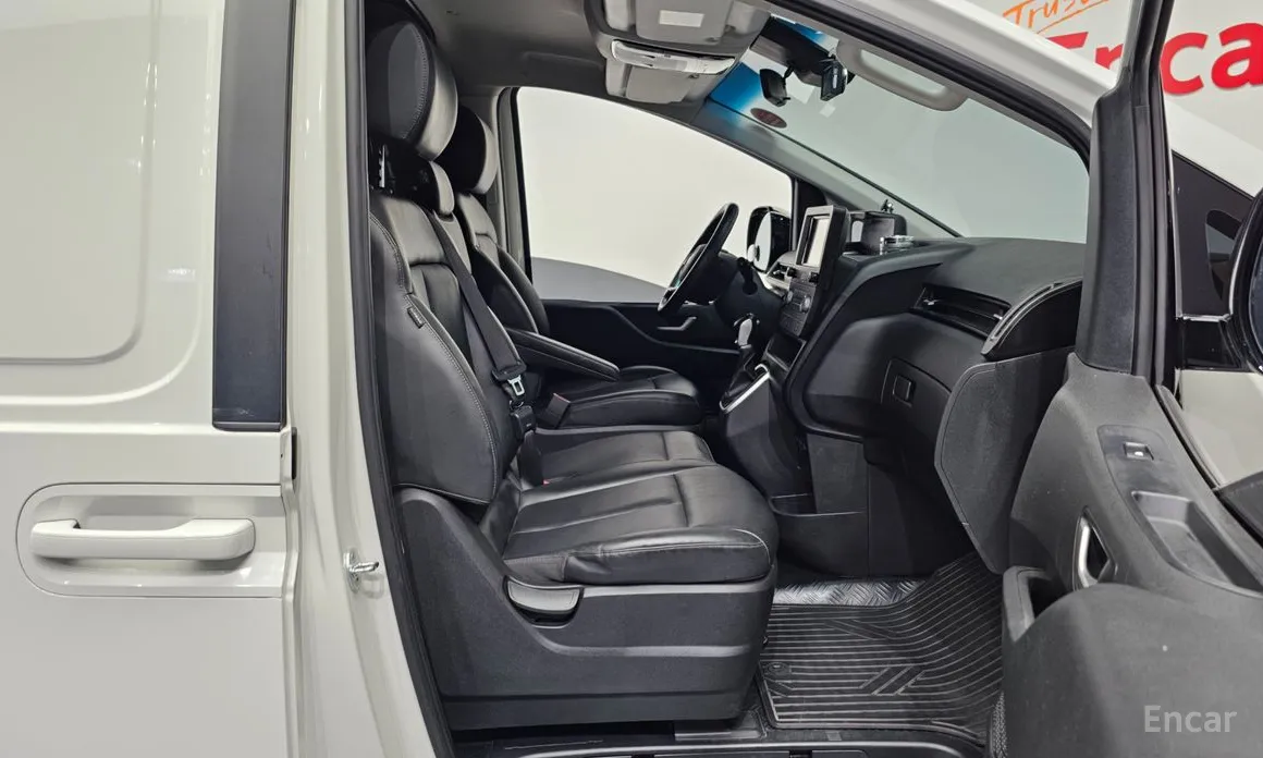 Фото 11 - Hyundai Staria