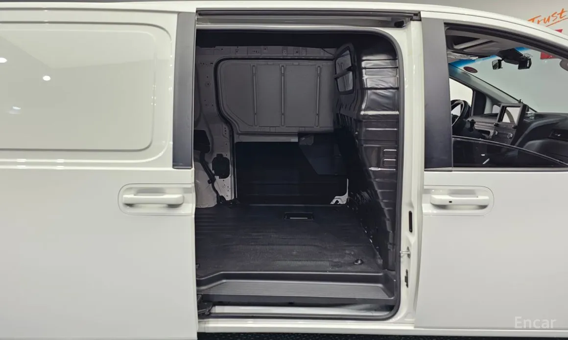 Фото 12 - Hyundai Staria