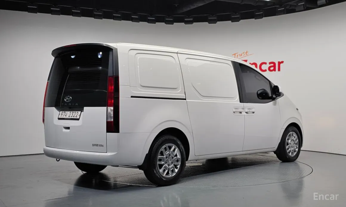 Фото 2 - Hyundai Staria