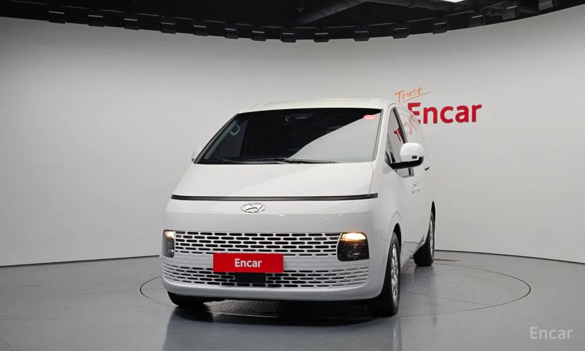 Фото 3 - Hyundai Staria