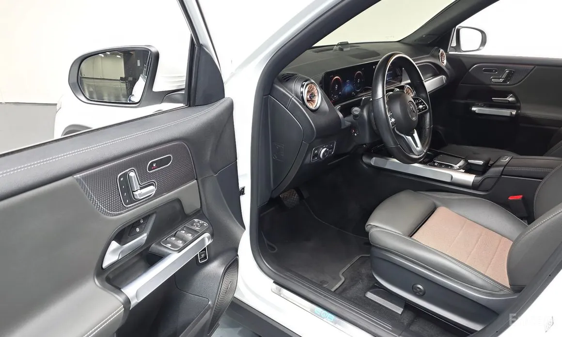 Фото 11 - Mercedes-Benz EQB