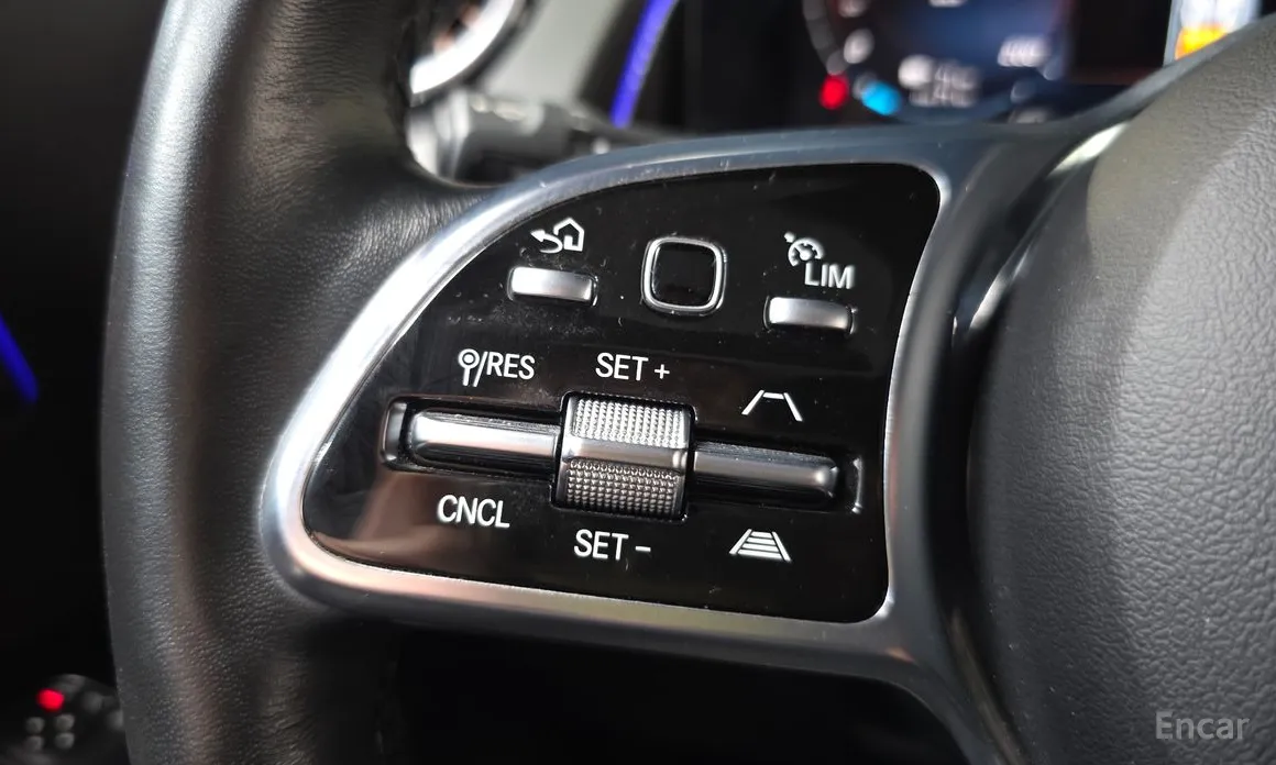 Фото 17 - Mercedes-Benz EQB