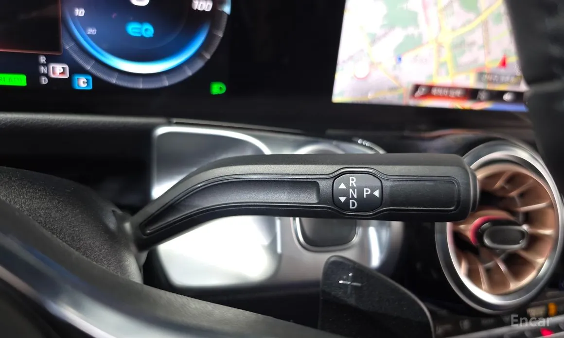 Фото 9 - Mercedes-Benz EQB