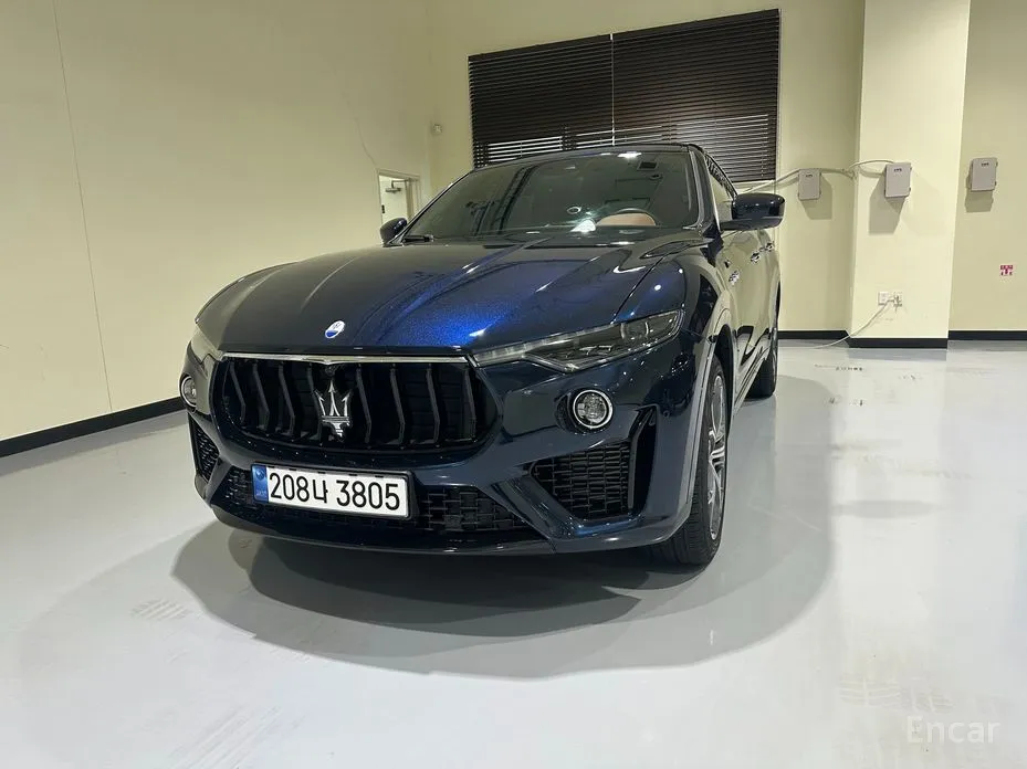Фото 1 - Maserati Levante