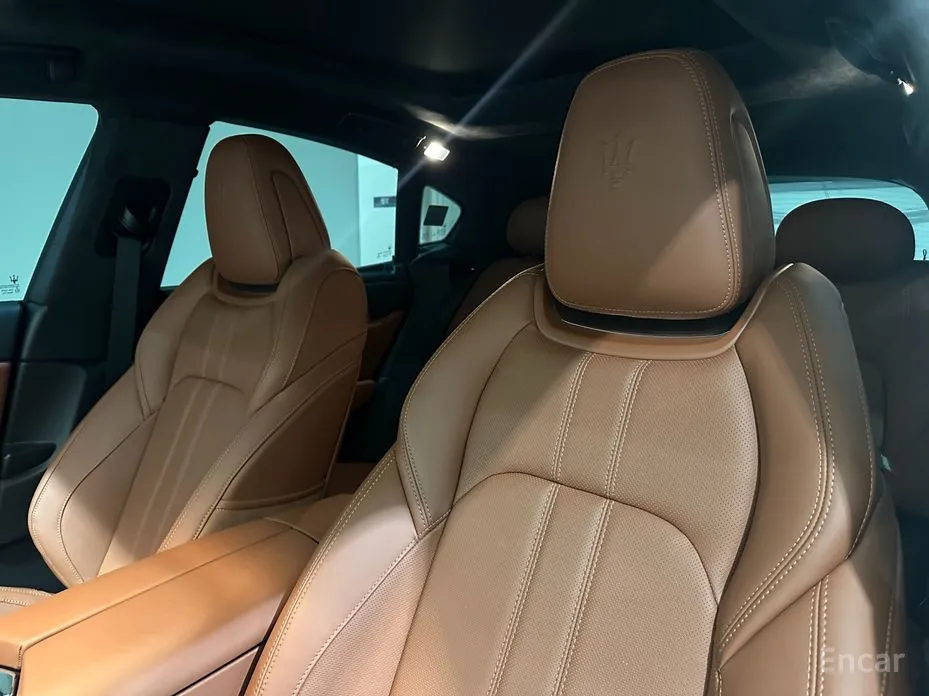 Фото 10 - Maserati Levante