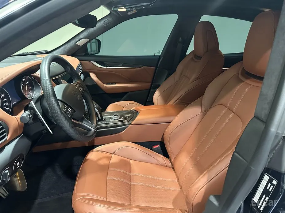 Фото 11 - Maserati Levante