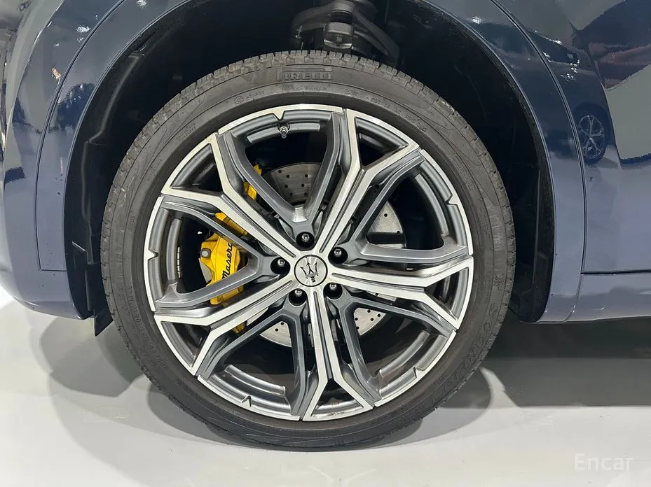 Фото 5 - Maserati Levante