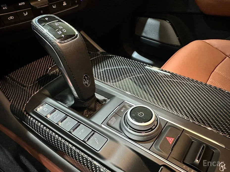 Фото 9 - Maserati Levante