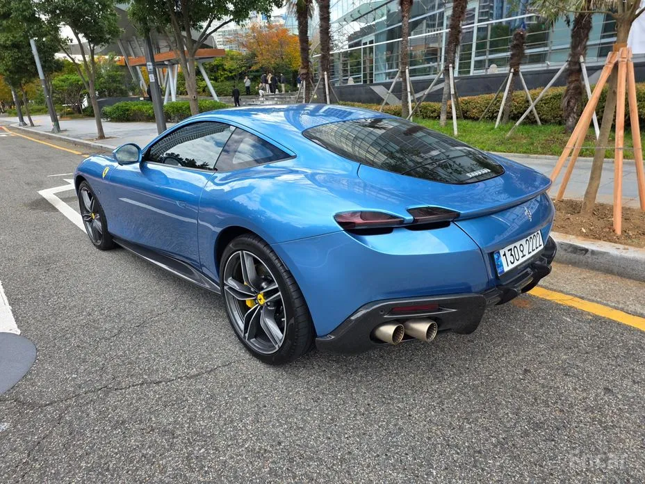 Фото 2 - Ferrari Roma