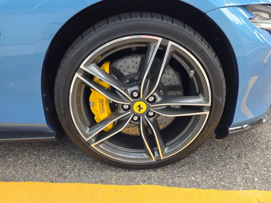 Фото 5 - Ferrari Roma