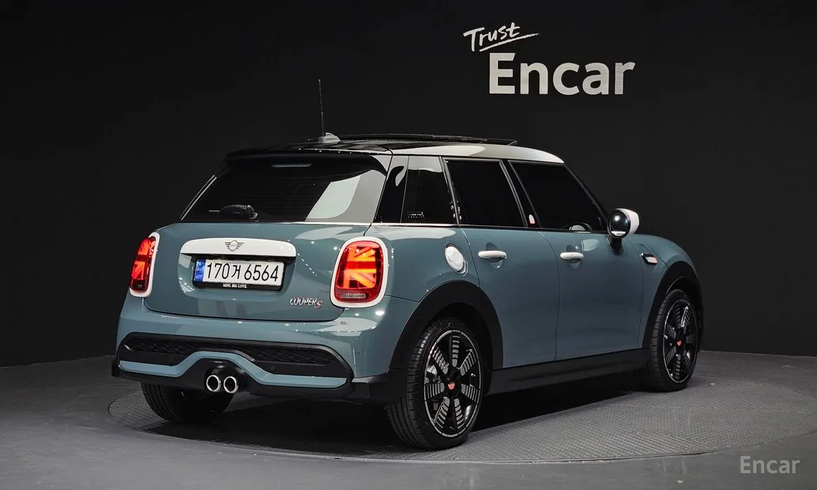 Фото 2 - Mini Cooper