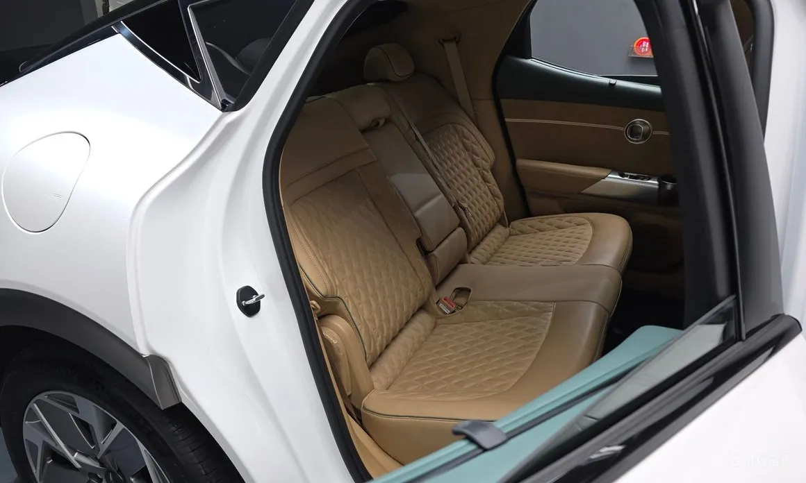 Фото 11 - Genesis GV60