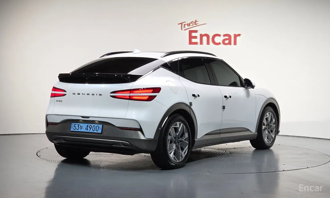 Фото 2 - Genesis GV60