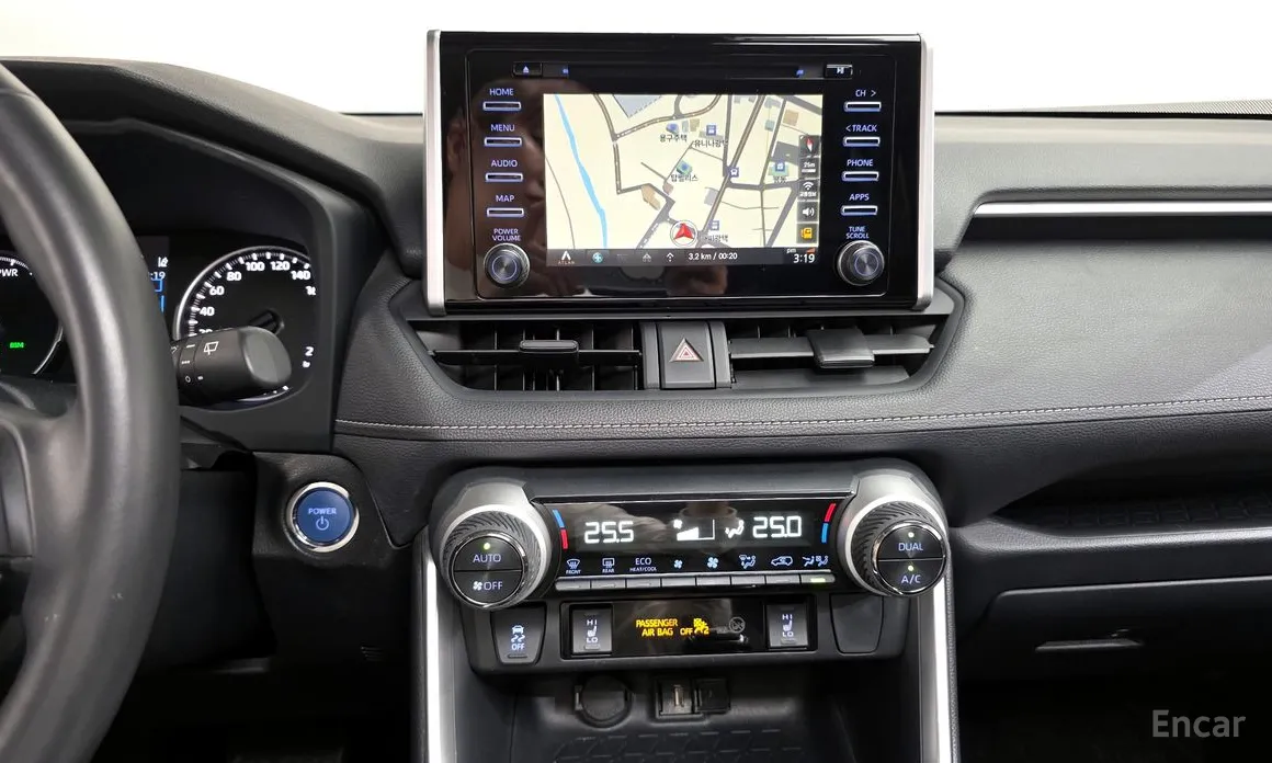 Фото 14 - Toyota RAV4