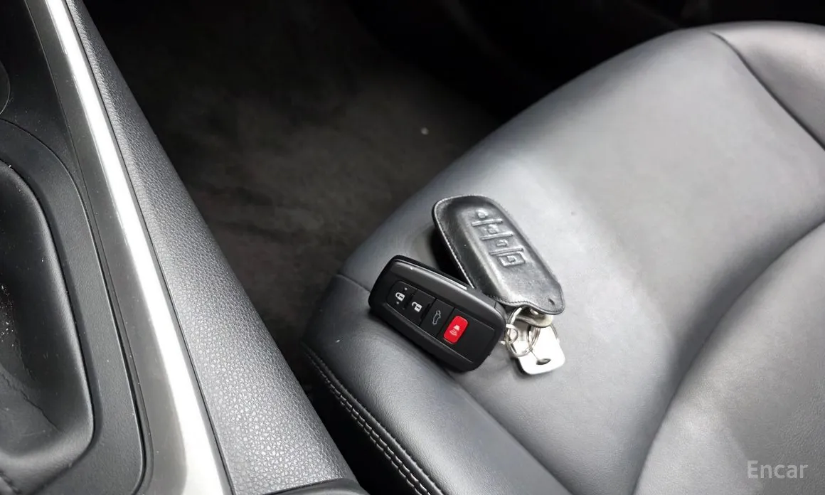 Фото 18 - Toyota RAV4