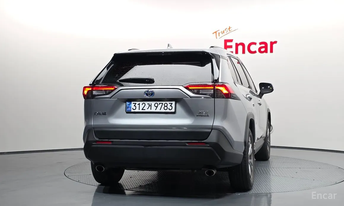 Фото 4 - Toyota RAV4