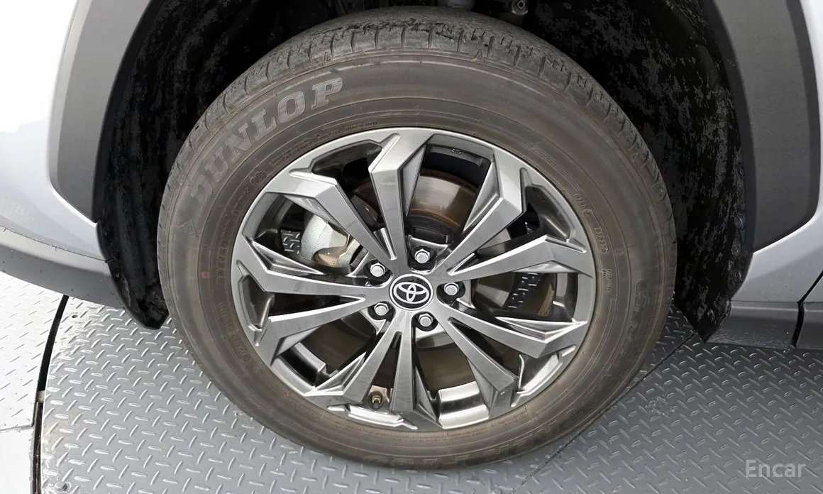 Фото 5 - Toyota RAV4