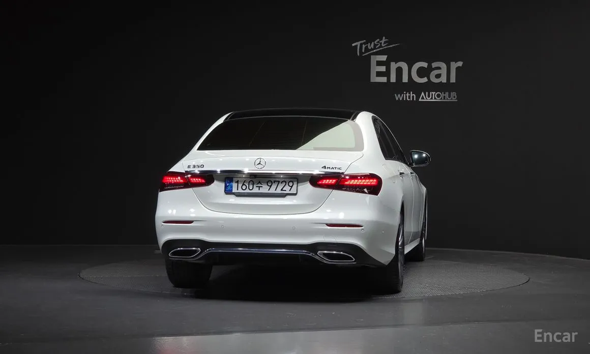 Фото 4 - Mercedes-Benz E-Class
