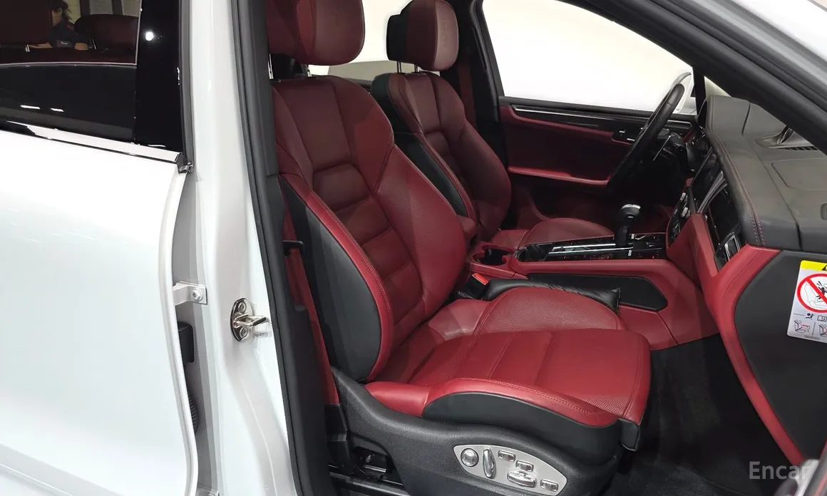 Фото 10 - Porsche Macan