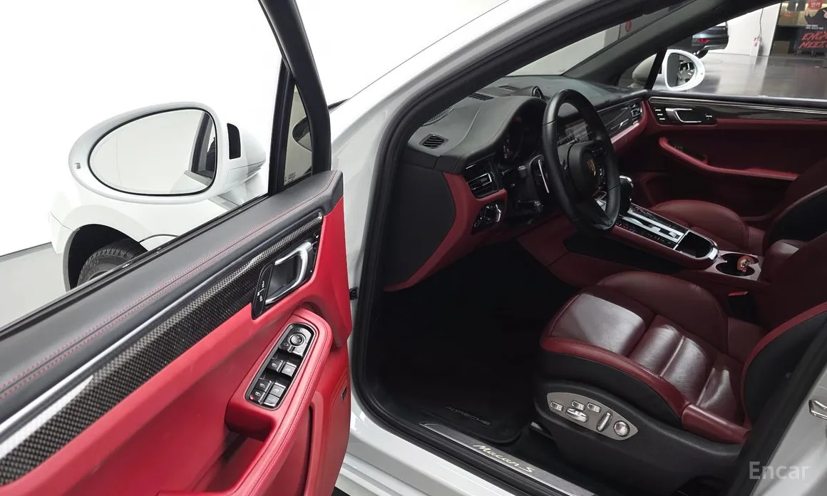 Фото 11 - Porsche Macan