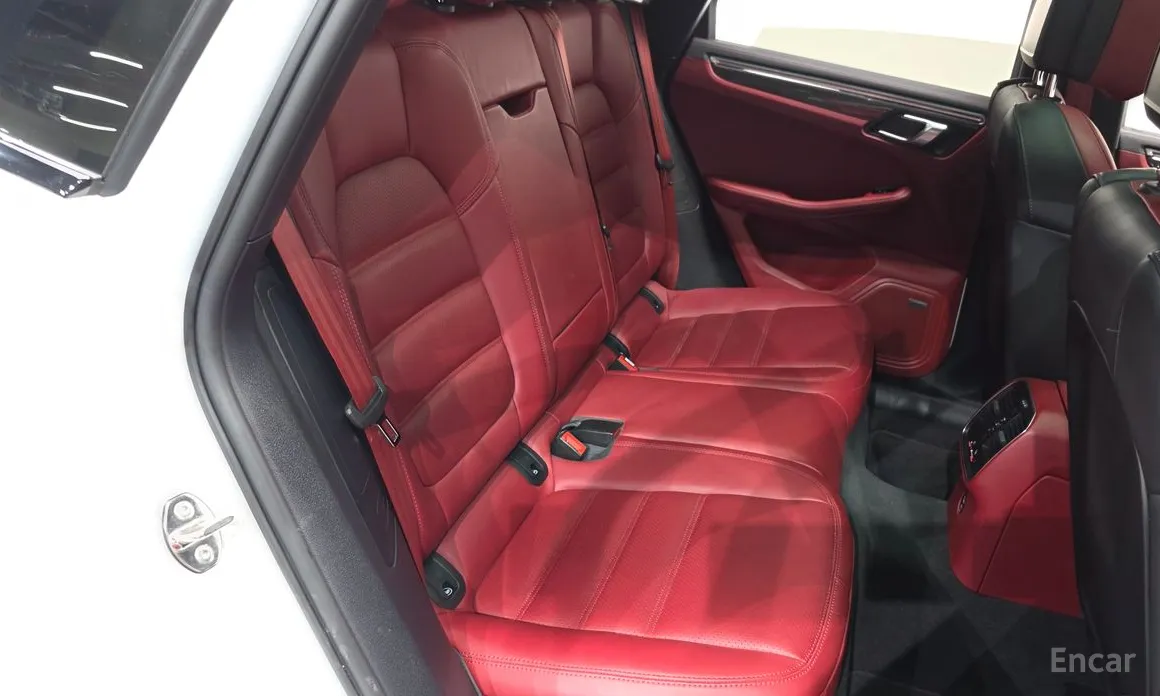 Фото 12 - Porsche Macan