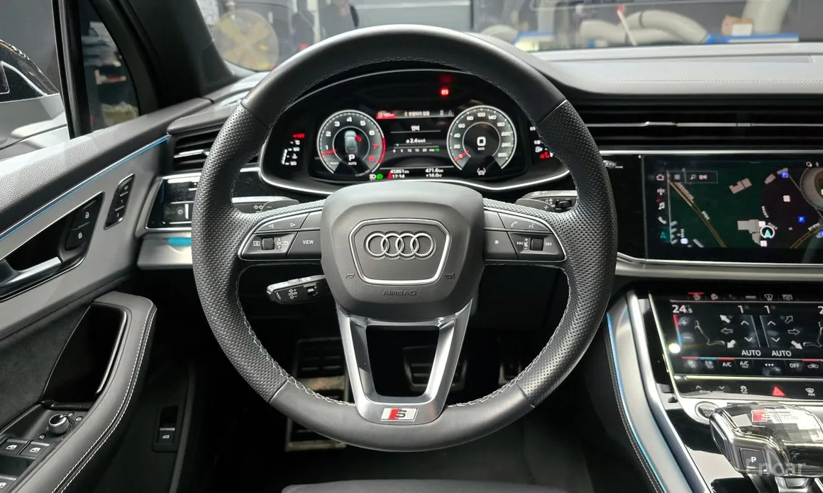 Фото 13 - Audi Q7