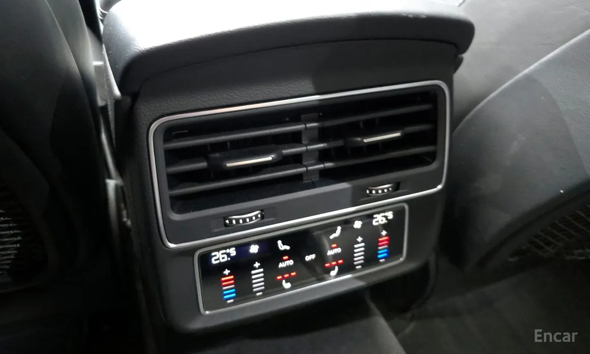 Фото 16 - Audi Q7