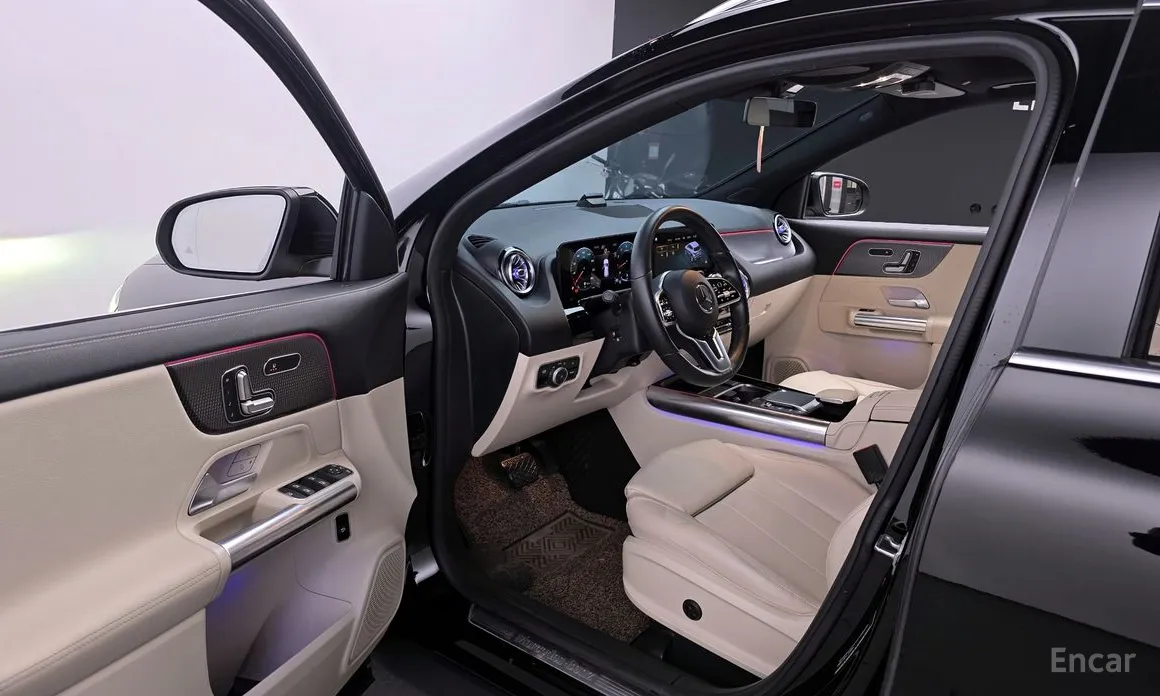 Фото 10 - Mercedes-Benz GLA-Class