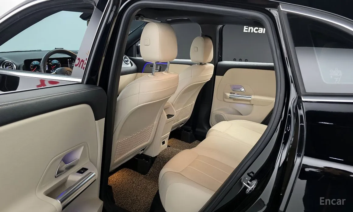 Фото 11 - Mercedes-Benz GLA-Class