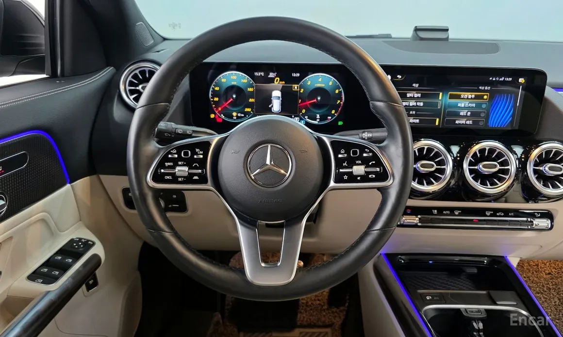 Фото 13 - Mercedes-Benz GLA-Class