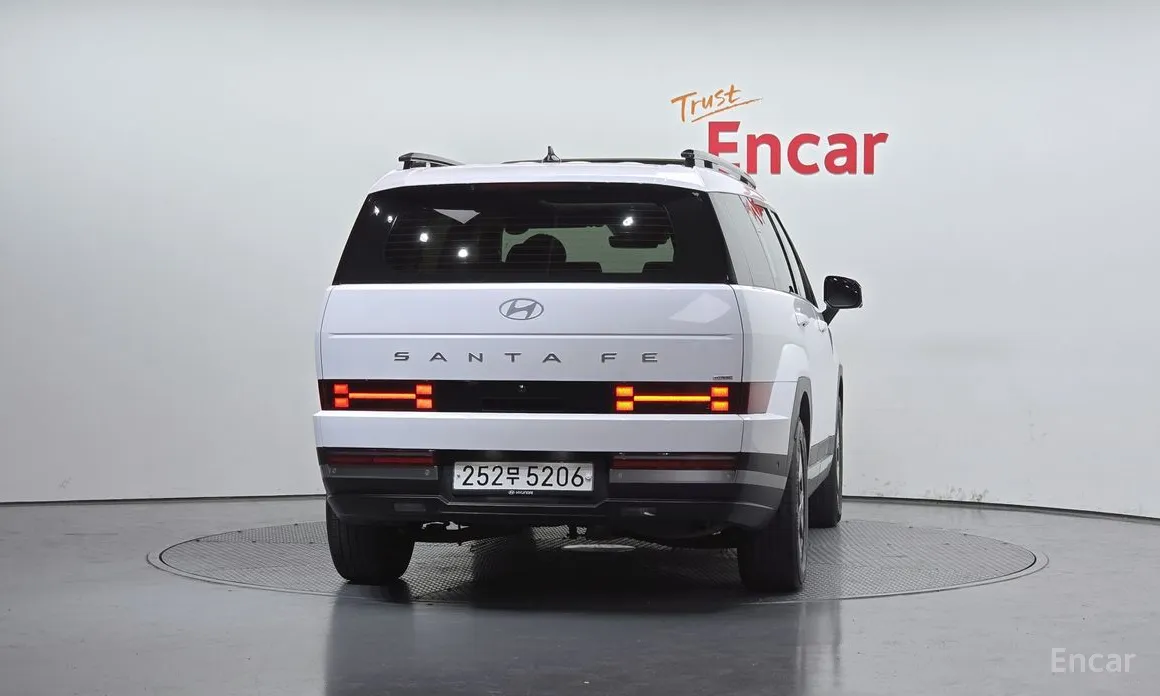 Фото 4 - Hyundai Santa Fe