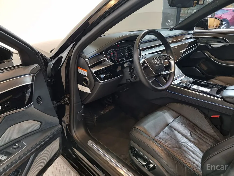 Фото 10 - Audi A8