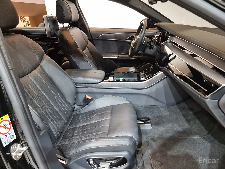 Фото 11 - Audi A8