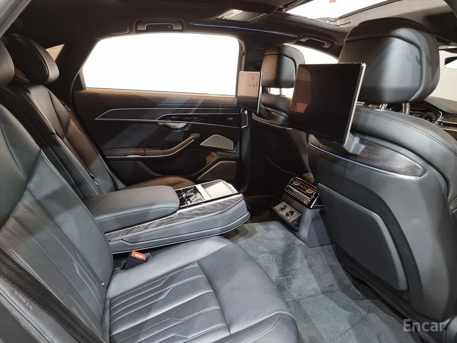 Фото 15 - Audi A8