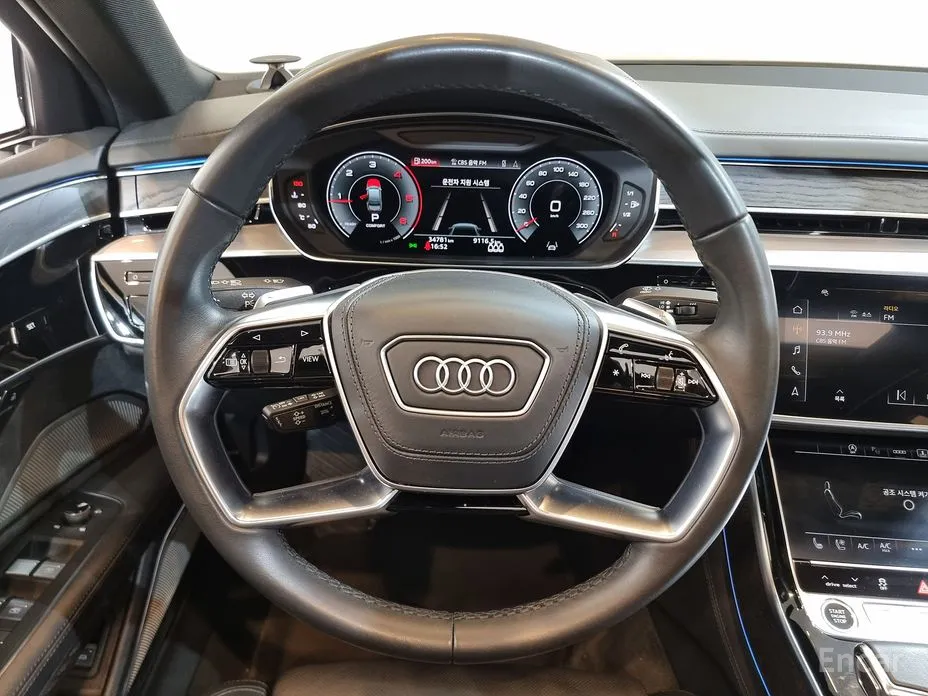 Фото 16 - Audi A8