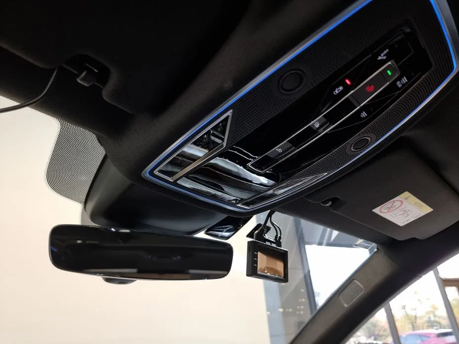 Фото 18 - Audi A8