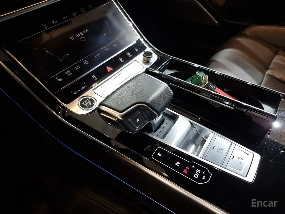 Фото 9 - Audi A8